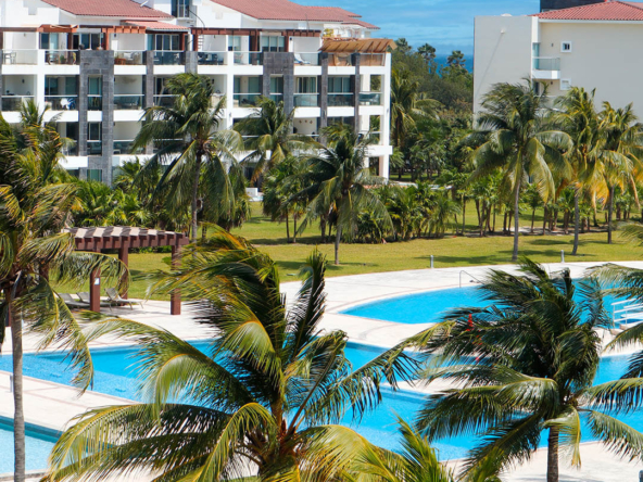 Mareazul Beach Condo at Playa del Carmen | 3br Penthouse - Pools