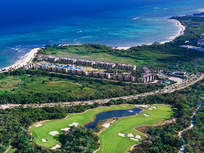 Condominios Mareazul frente al mar en Playa del Carmen en venta y renta