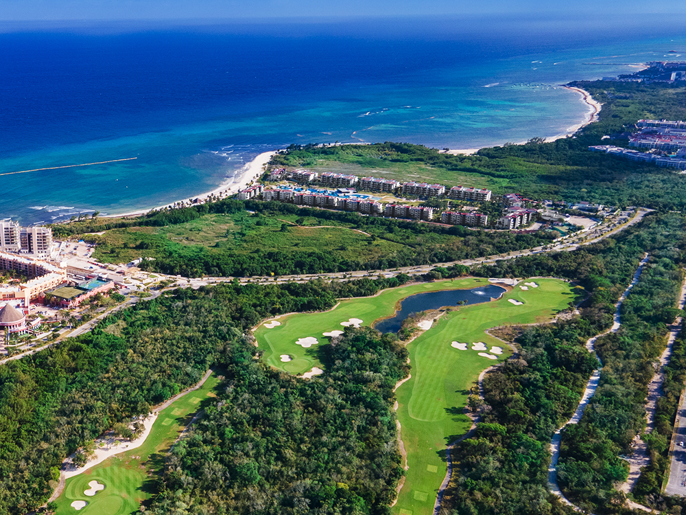 Mareazul Beach Condos at Playa del Carmen For Sale and Rent - Oceanfront condos - Golf Course - 1